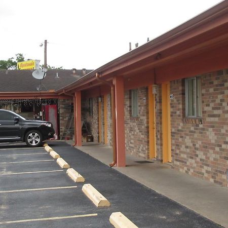 Sportsman'S Motel Eagle Lake Екстер'єр фото