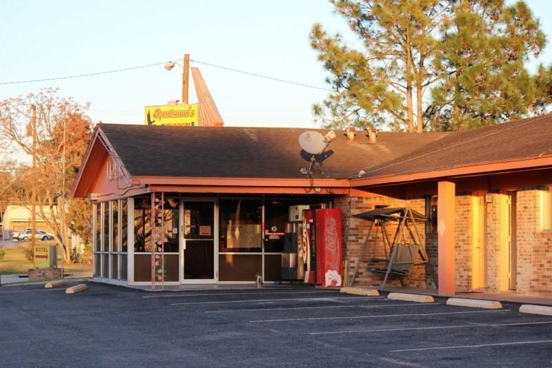 Sportsman'S Motel Eagle Lake Екстер'єр фото