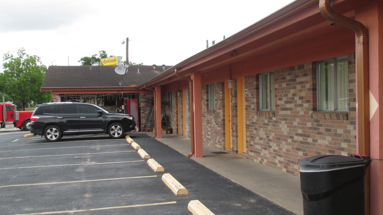 Sportsman'S Motel Eagle Lake Екстер'єр фото