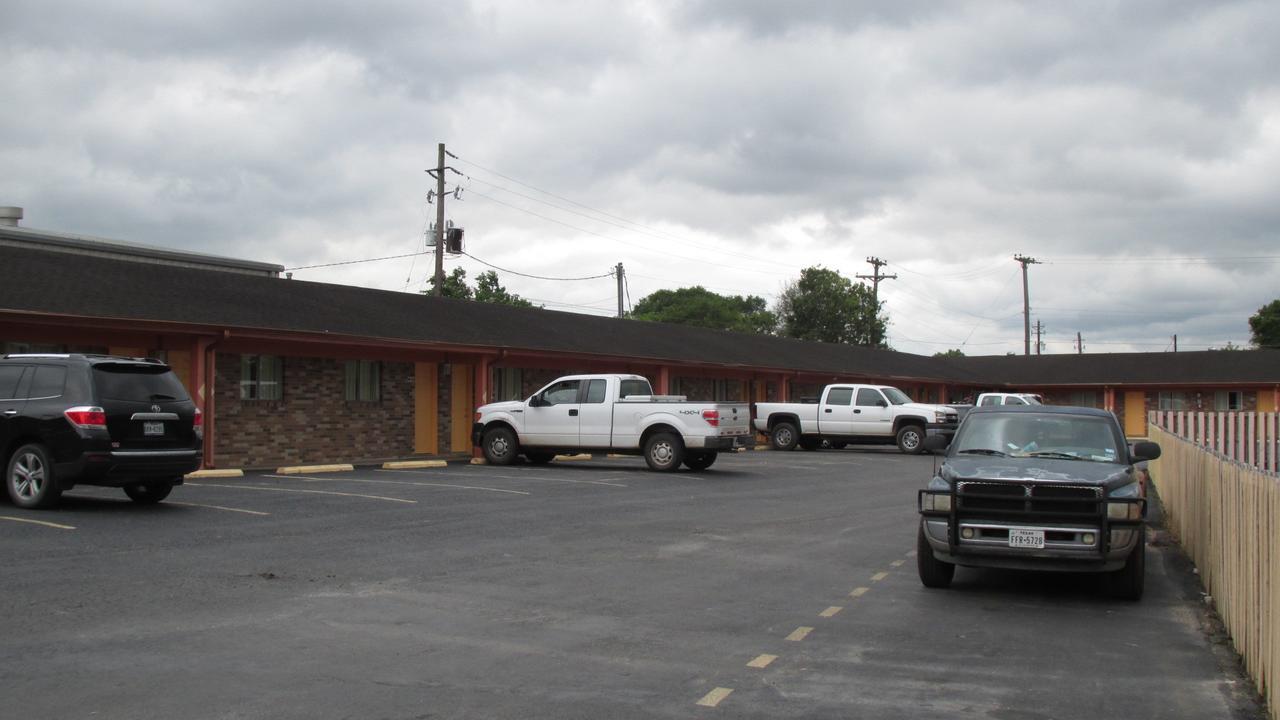 Sportsman'S Motel Eagle Lake Екстер'єр фото